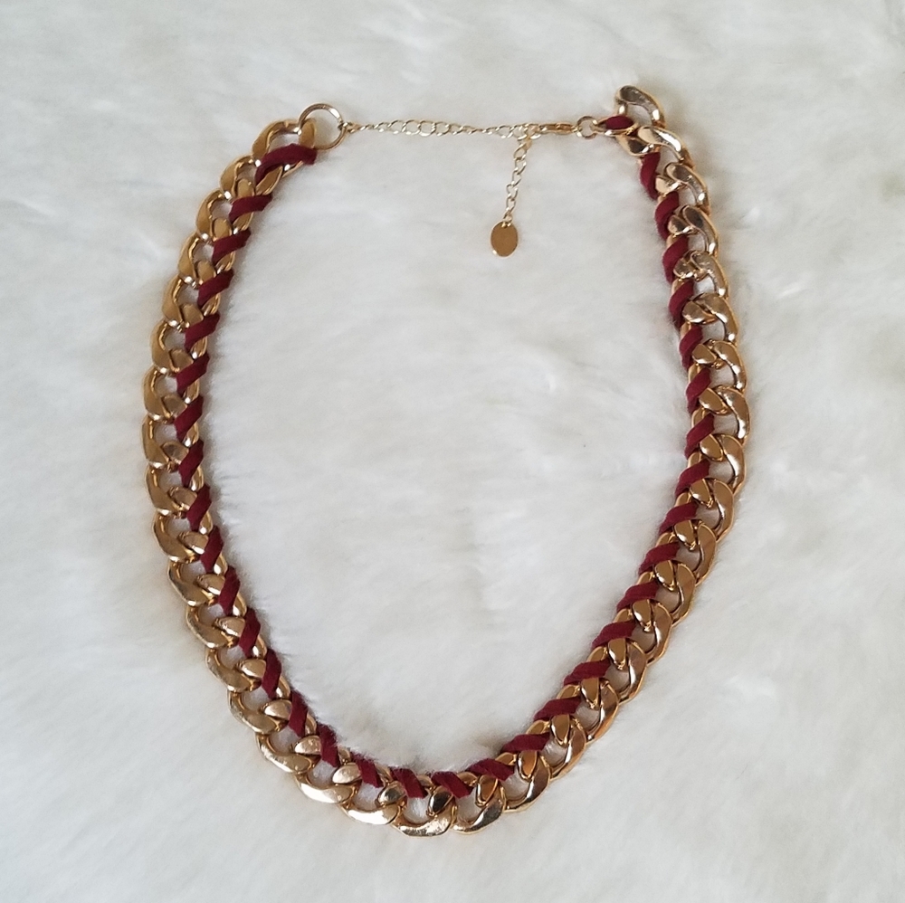 💚NWOT Thick gold and burgundy suede necklace